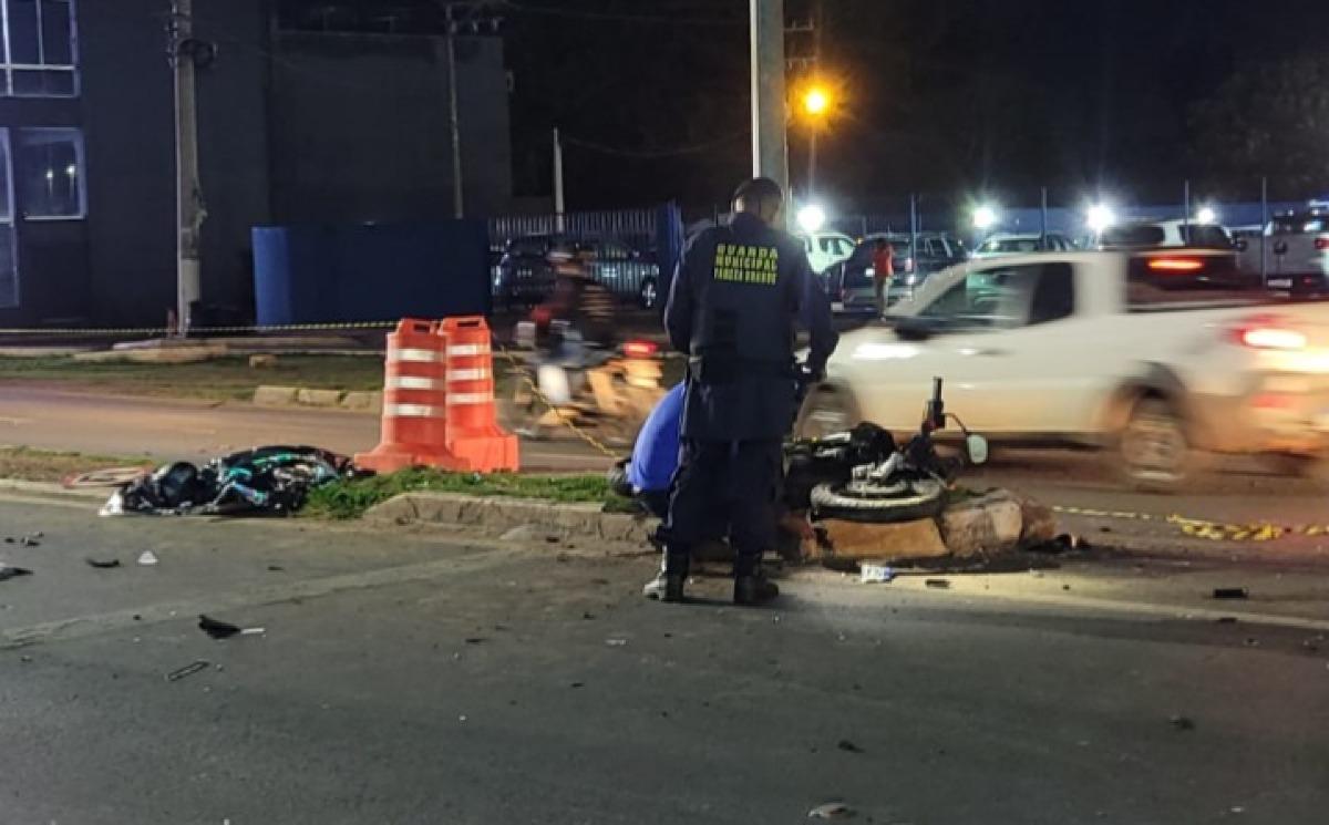 Imagens Registram Momento Em Que Motociclista Fura Sinal E Causa Morte