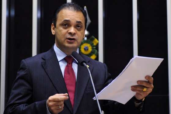 deputado federal Roberto de Lucena