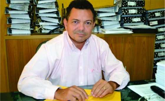 Ex-prefeito havia sido condenado por ato de improbidade administrativa 