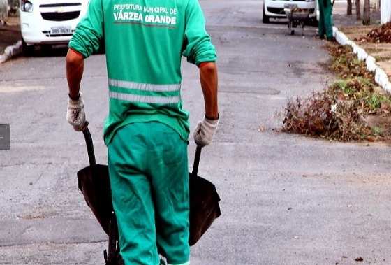 Juiz apontou que "há de ser levado em consideração a peculiaridade da atividade, que é realizada em ruas e avenidas públicas, revelando-se impraticável a colocação de banheiros químicos por toda a cidade"