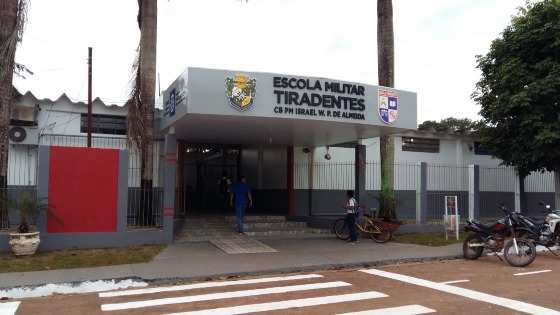 escola militar em MT 1220