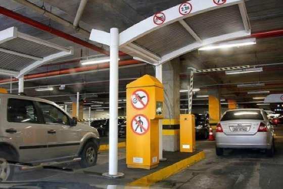  Lei estabelecia gratuidade de estacionamento por 30 minutos para clientes de estabelecimentos como shoppings e bancos na Capital