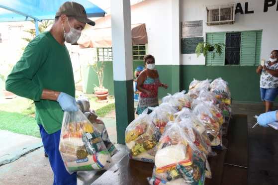 Alimentos as escolas 