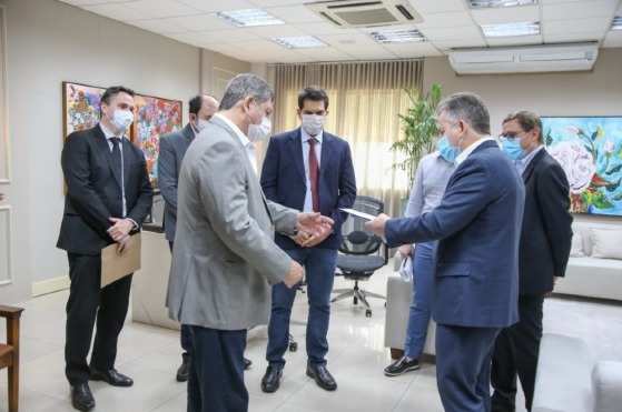 Governador entrega contas no TCE