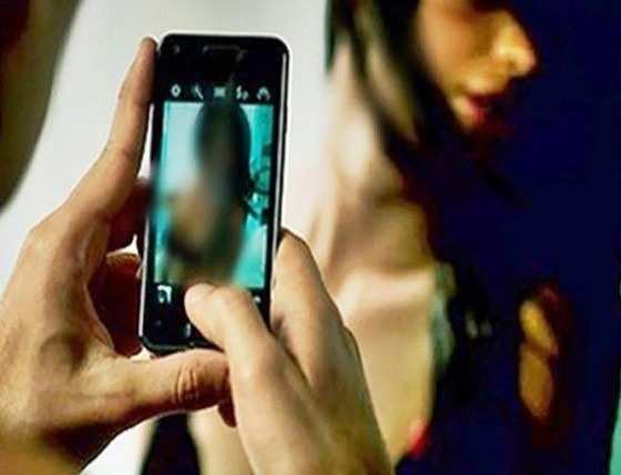 divulgação não autorizada de cena de sexo, nudez ou pornografia