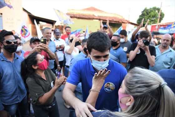 Emanuelzinho recebe apoio de populares no Cristo Rei e propõe ampliar efetivo da Guarda Municipal