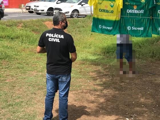 Camisetas falsificadas foram apreendidas pela Polícia Civil