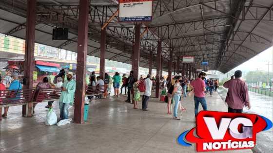 A adolescente foi deixada no terminal pela mãe que mandou ela seguir seu rumo.