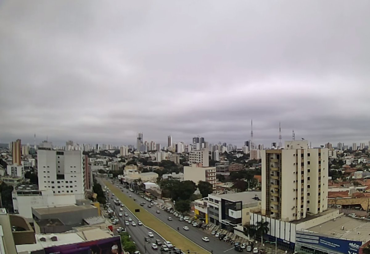 Tempo encoberto de nuvens Cuiabá