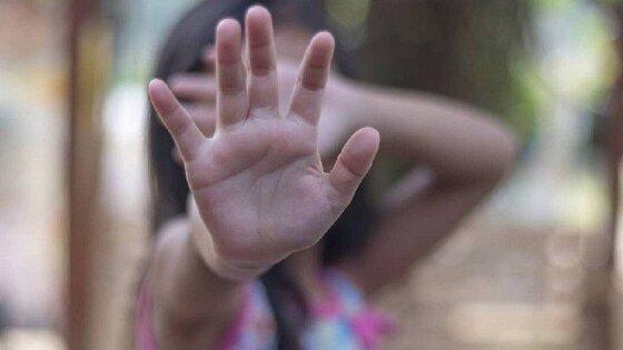 Mulher leva filha de 3 anos na UPA com sangramento na vagina.