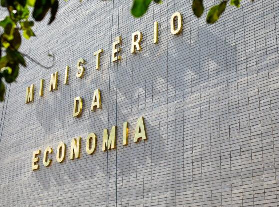 Ministério da Economia prevê fechar contas públicas no "azul" fato que não ocorria desde 2013