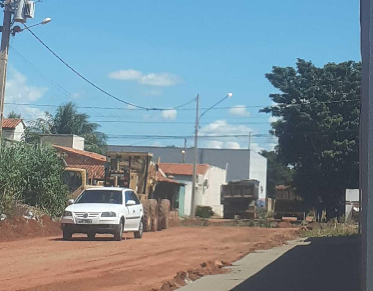 VGN; revolta; moradores; Santa Maria; Costa Verde; asfalto pela metade; Várzea Grande