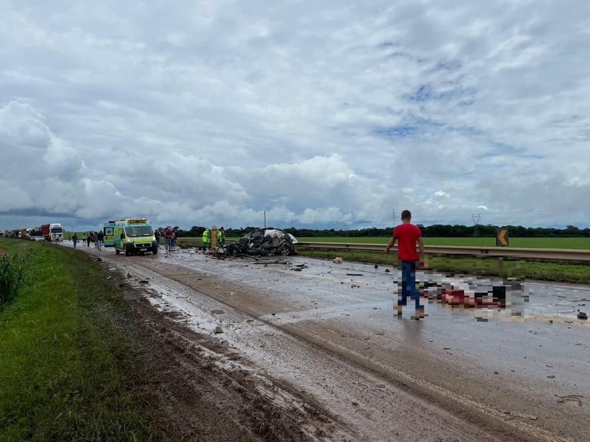 VGN; acidente; veículo de passeio; dois veículos de carga; Lucas do Rio Verde; morte