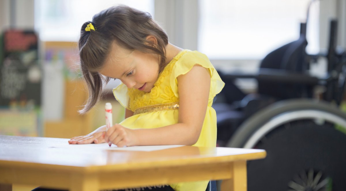 educação especial criança com deficiencia