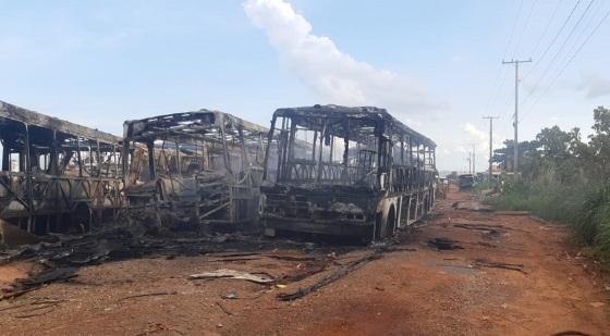 VGN; carcaças; ônibus; chamas; Várzea Grande