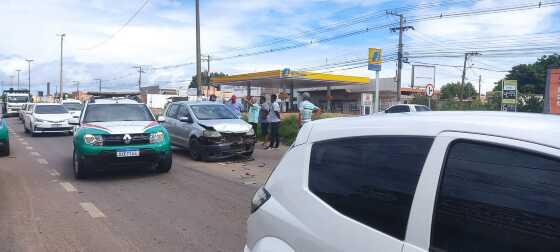 VGN; acidente; Júlio Campos; três veículos; sem vítimas; Várzea Grande