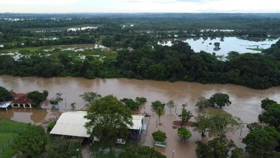 A cidade Porto Esperidião ficou inundada 