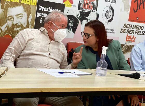 Ex-presidente Lula e a deputada federal Rosa Neide (PT)