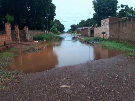 Segundo moradora, quando chove local fica intransitável