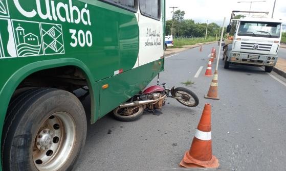 Motociclista fica gravemente ferido