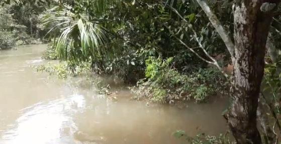 Homem morre durante disputa de mergulho com amigo em lago 