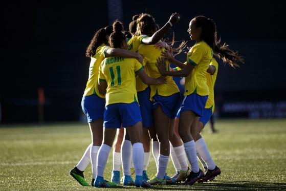 A Seleção Feminina Sub-17 começou o jogo de forma avassaladora