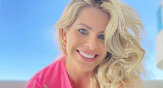 Após se tornar evangélica, Karina Bacchi diz ter testemunhado uso de drogas e orgias em festas na Globo