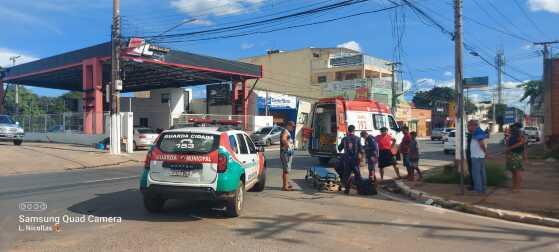 Motociclista fica ferida ao se envolver em acidente em VG.