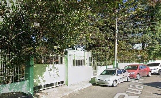 Menina foi alvo de 10 facadas