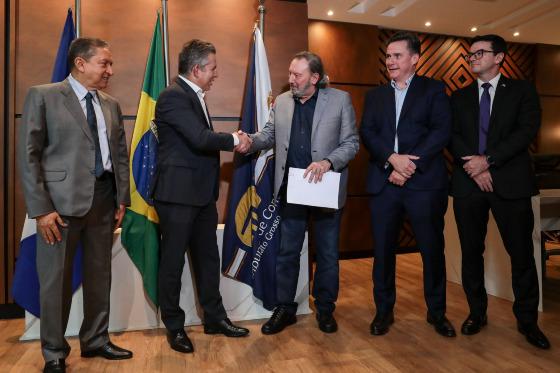 Governador Mauro Mendes entrega a prestação de contas do Governo
