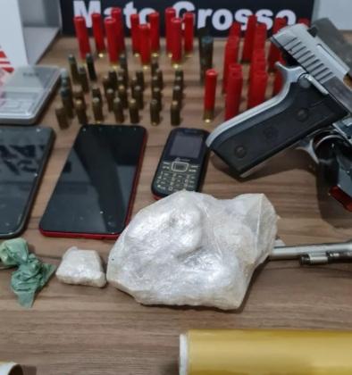 Polícia apreende arsenal de armas