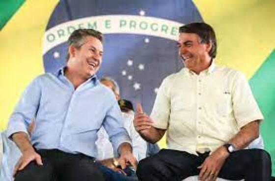 Mendes e Bolsonaro, durante primeira visita presidencial a Mato Grosso, em 2021