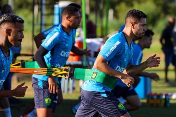 Jogadores treinam forte para disputa da Copa do Brasil