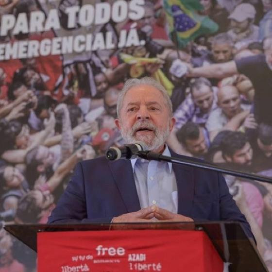 Não é possível se conformar com tanta gente morando embaixo da ponte, disse Lula 