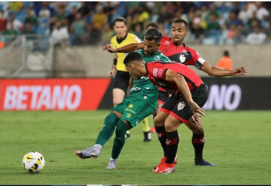 Lance da partida quer terminou empatada pela 3ª  rodada 