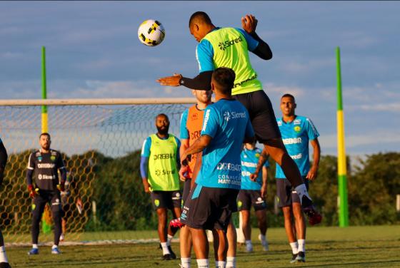 Dourado treinou nesta quinta-feira, no seu CT