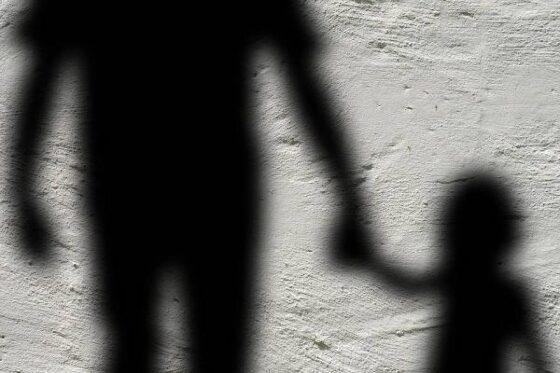 Adolescente de 15 anos é denunciado após molestar criança de quatro anos em Cuiabá.