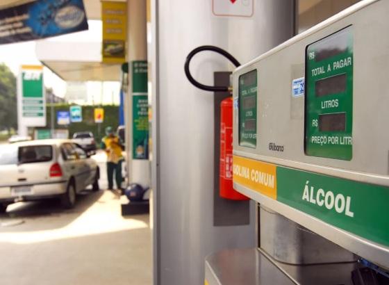 Redução do ICMS sobre combustíveis foi anunciada na última segunda (04) pelo governador Mauro Mendes  