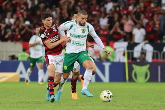 Lamce da derrota do Dourado no Maracanã