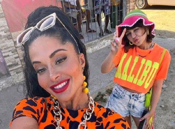 Aline Campos e Klara Castanho