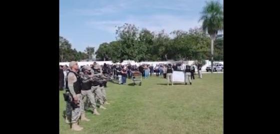 Agente morto a tiros pelo vereador de Cuiabá é enterrado com homenagens 