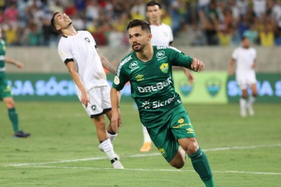 Alesson abriu o placar ainda no primeiro tempo em jogo disputado na Arena Pantanal