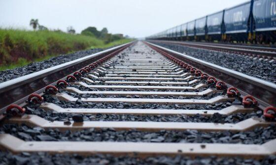 Empresa Rumo prioriza Campo Verde e gera desconfiança de atraso nas obras da ferrovia em Cuiabá