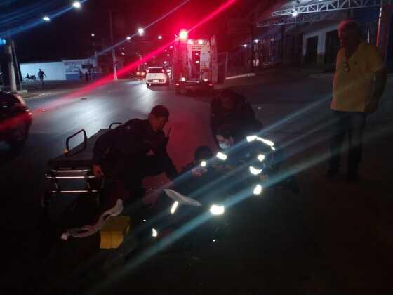 Motociclista fica ferido ao atropelar cachorro em avenida de VG.