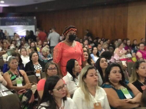 Professora atrapalha discurso de Mauro.jpg