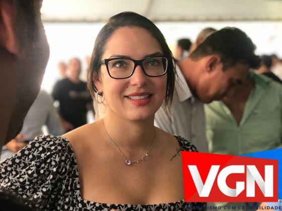 Janaina devolve as alfinetadas em Emanuel Pinheiro