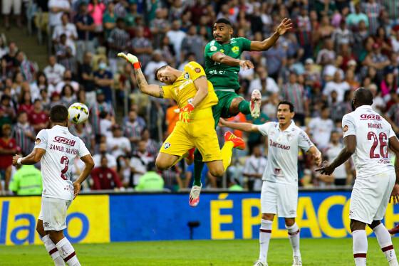 Lance do jogão deste domingo, no Maracanã