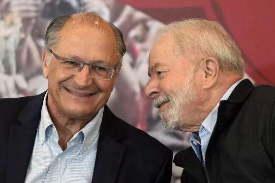 Alckmin e Lula já cumpriram o rtitual e entregaram lista à Justiça Eleitoral