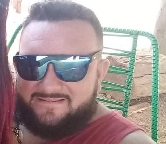 Homem é morto a tiros dentro de um bar em Poconé  este domingo (28)