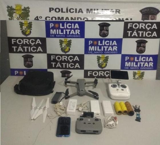Na casa do membro de facção foram localizados drones, carregadores e controles